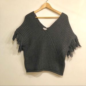 Reposh✨ | cold shoulder sweater with fringe sleeve